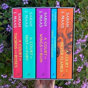 A Court of Thorns and Roses (ACOTAR) Sarah J. Maas Book Set